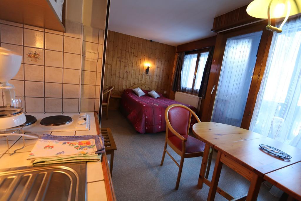 Chris-Tal Hotel Ле Уш Екстериор снимка
