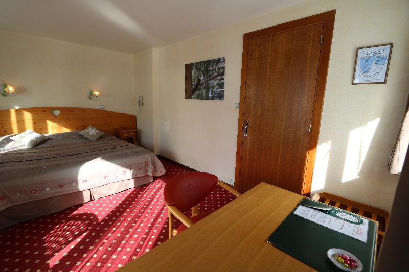Chris-Tal Hotel Ле Уш Екстериор снимка