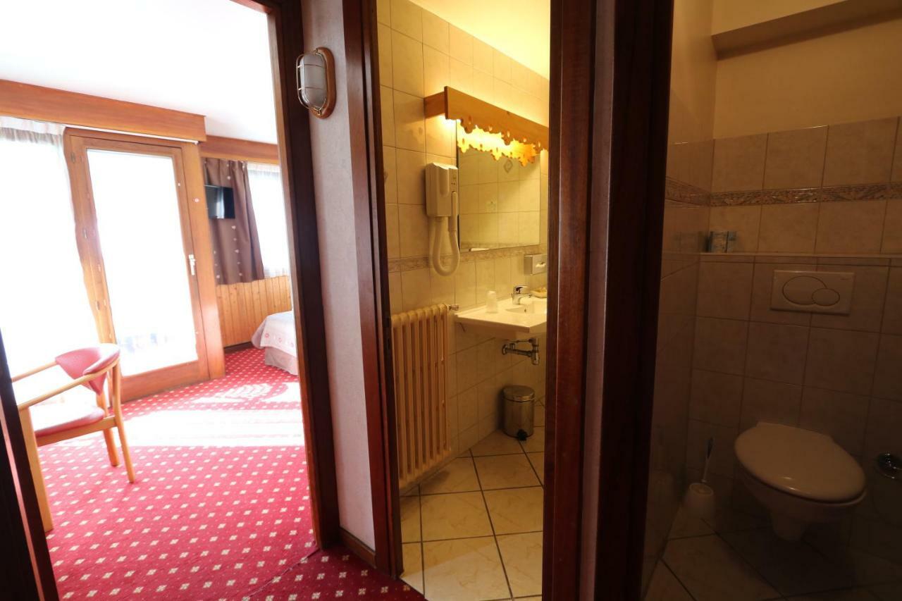 Chris-Tal Hotel Ле Уш Екстериор снимка